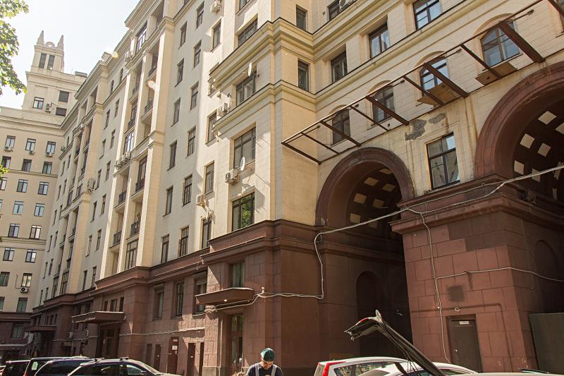 Вход со двора.