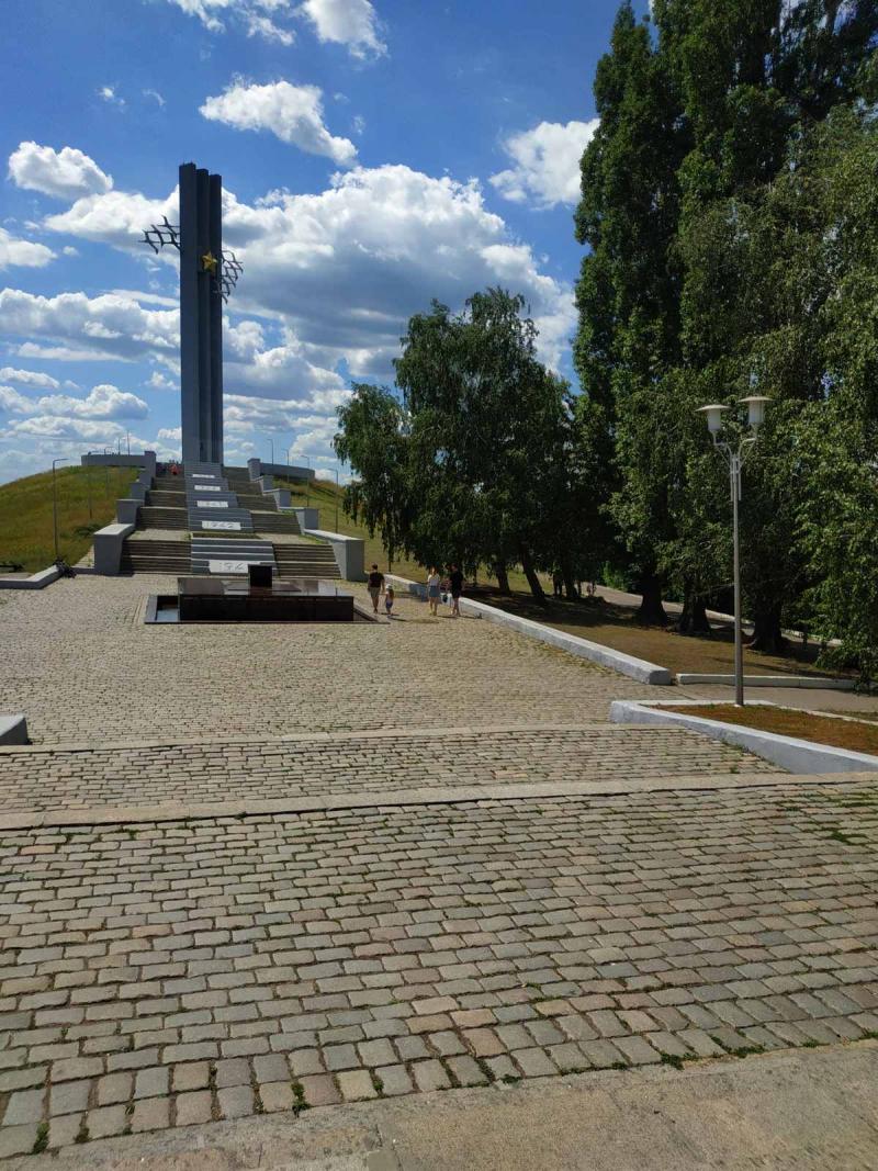 Памятник &laquo;Журавли&raquo;